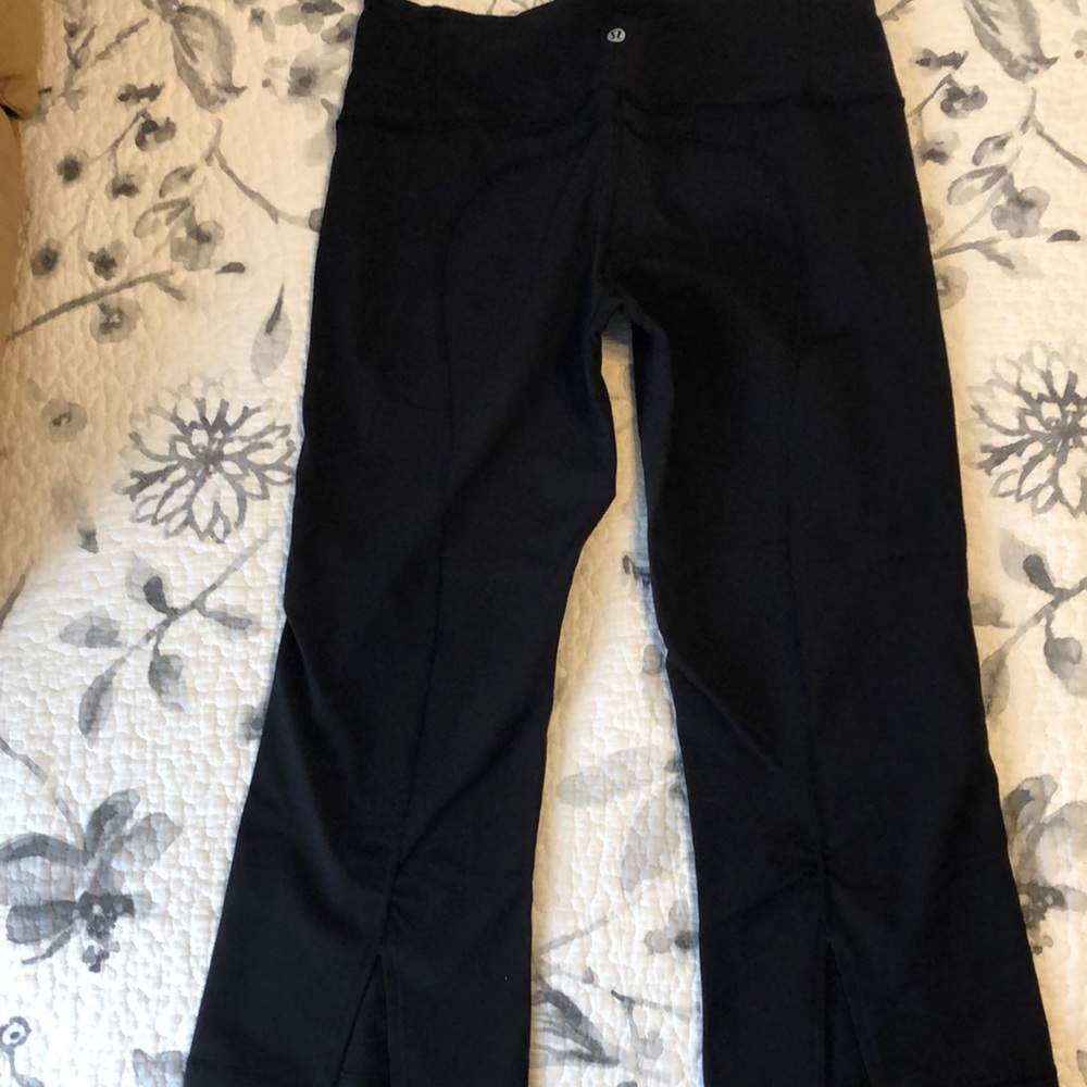 Lulu Capris Black